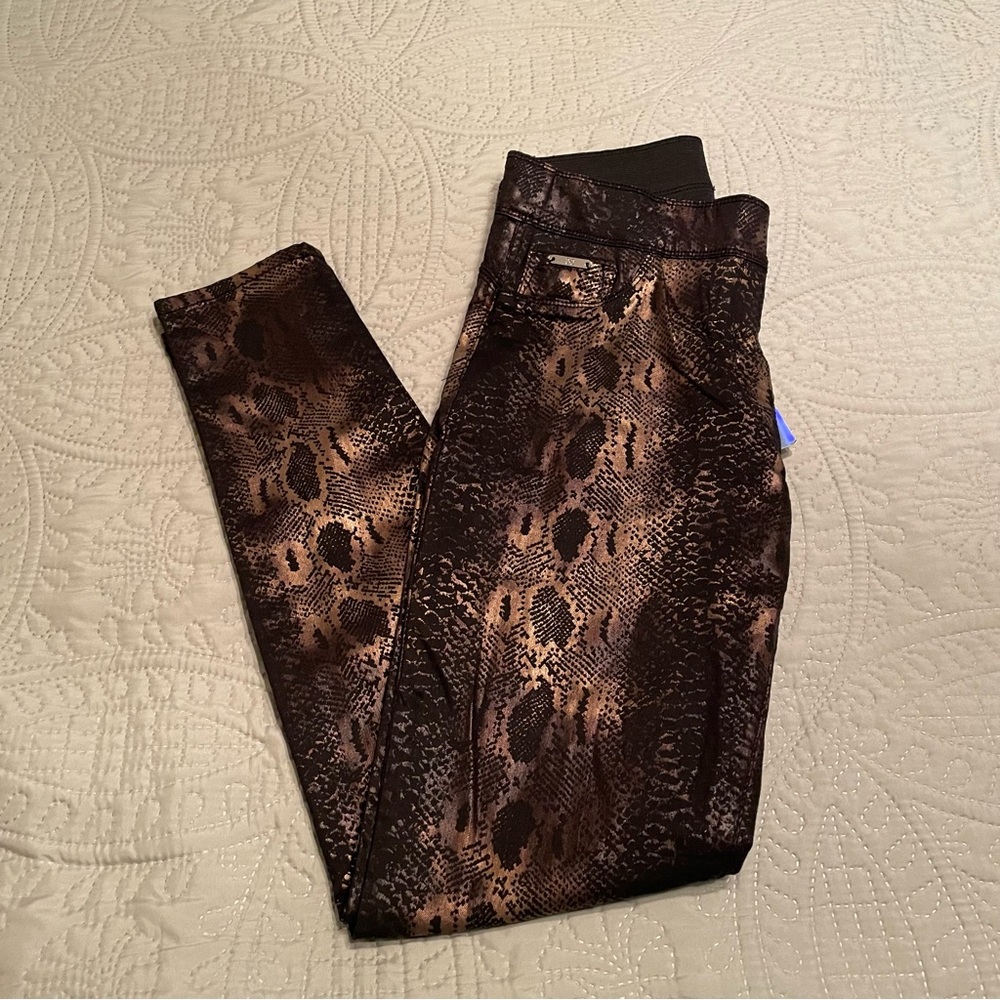 Coco &Carmen snakeskin pattern pants women’s size medium 8/10